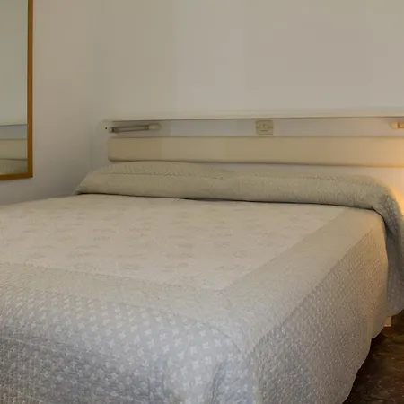 Fanny Hotel 2*